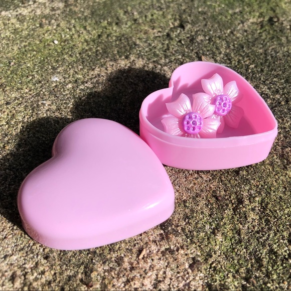 Handmade Polymer Clay Flower Earrings - Picture 6 of 14